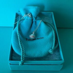 🌸🌸 Authentic Tiffany & Co. Atlas Ball Pendant